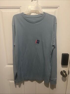 Long-Sleeve Crewneck Shirt in Dusty Blue